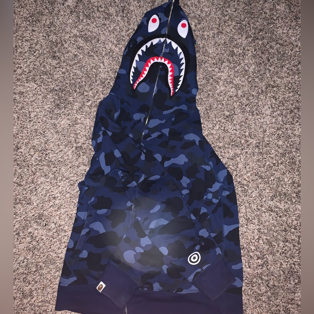 Bape hoodie size L pre owned great shape